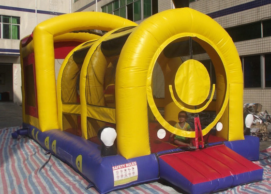Trein Gevormd de Spronghuis van de Hinderniscursus Loodvrij voor het Spel van Jonge geitjesbouncy