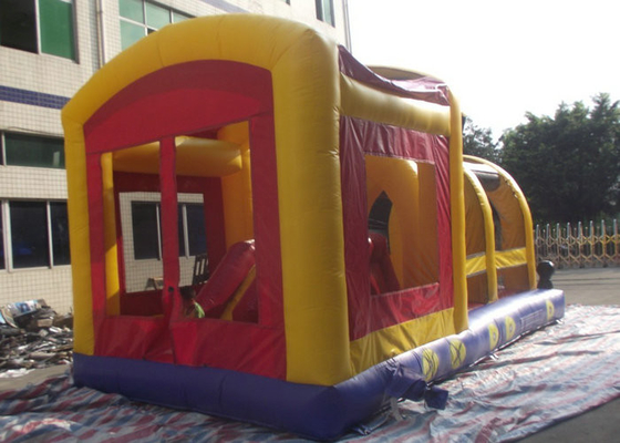 Trein Gevormd de Spronghuis van de Hinderniscursus Loodvrij voor het Spel van Jonge geitjesbouncy