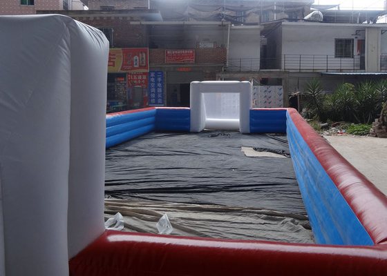 Rood en Blauw Opblaasbaar Voetbalspel 18x10m Afmeting voor Pretpark