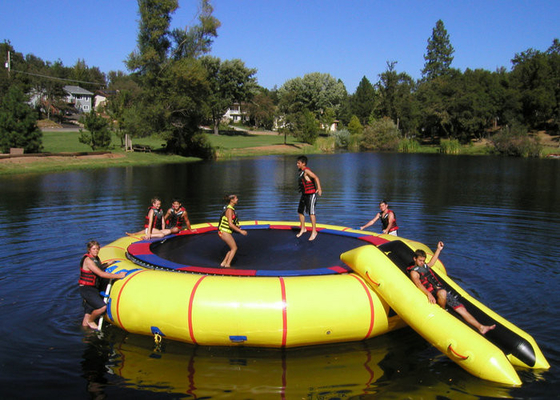 Douane die Opblaasbare Watertrampoline Eco drukt Vriendschappelijk voor Waterpark