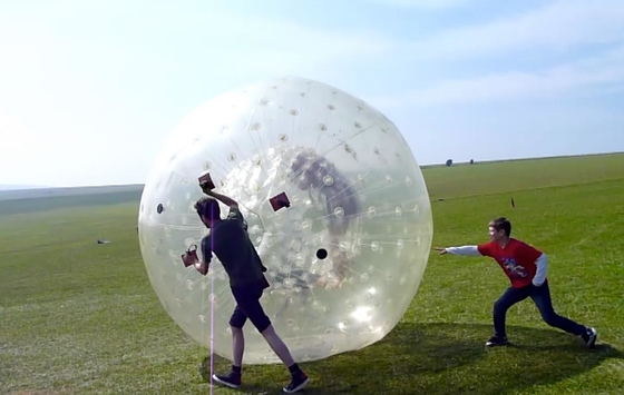 1.0mm het Menselijke Opblaasbare Openluchtspeelgoed van pvc 3 Lagenmaterialen voor binnen het Lopen